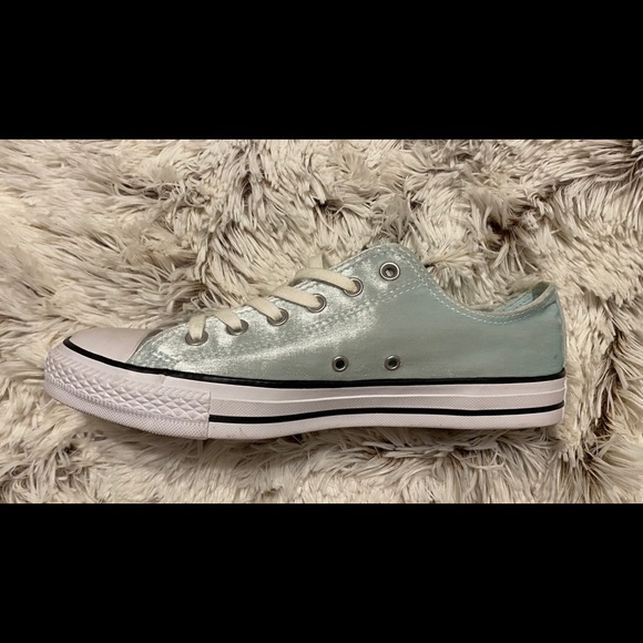 Shoes - Picture 2 of 5